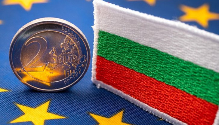 Европейските институции виждат заплахи въпреки зелената светлина за приемане на еврото Европейските институции виждат заплахи въпреки зелената светлина за приемане на еврото