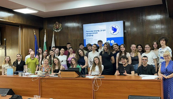 Александра Минкова пое председателството след оспорвано гласуване