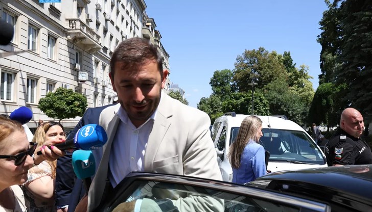 Никола Барбутов и още трима са обвинени за участие в организирана престъпна група