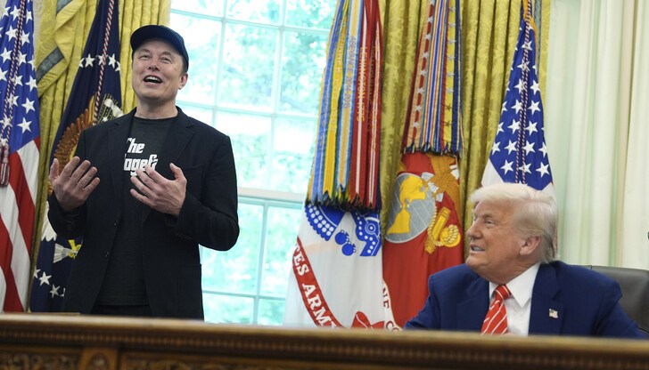 В медиите продължават коментарите, че милиардерът би могъл да основе нова политическа сила