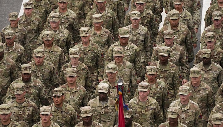 Парадът не предизвика сред събралите се очаквания ентусиазъм