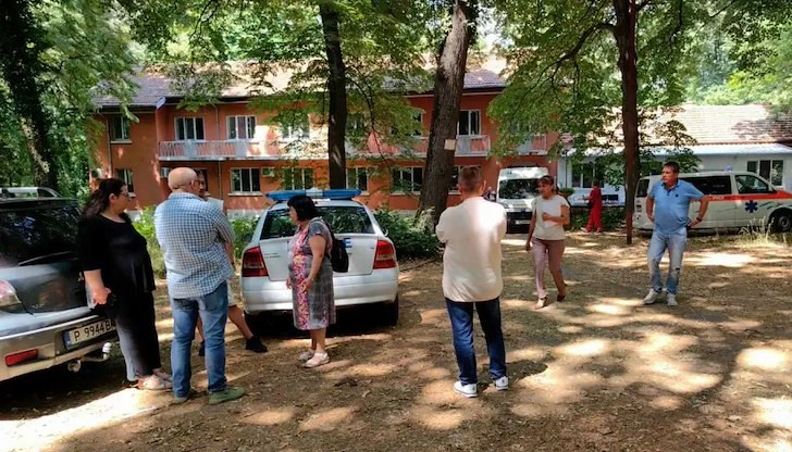 Близки на пациенти протестират срещу решението на властите Близки на пациенти протестират срещу решението на властите