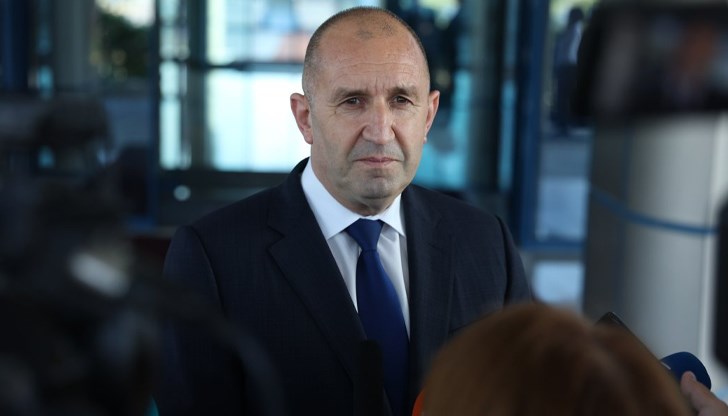 Държавният глава обвини властта в манипулация и високомерие по време на посещението си в Хисаря