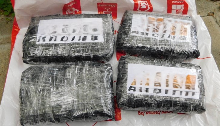 Мъжът опитал да избяга и да изхвърли торбата с наркотиците