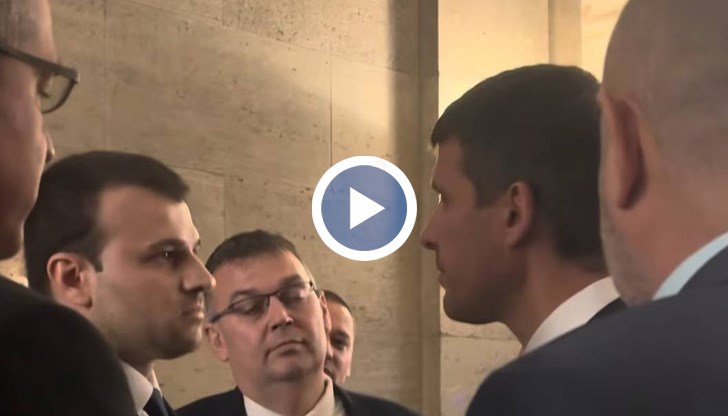 Депутати от двете формации си размениха остри обвинения в кулоарите на НС