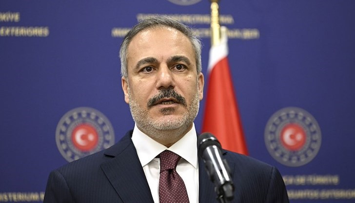 Хакан Фидан предупреди за "пълна катастрофа" в региона заради атаките срещу Иран