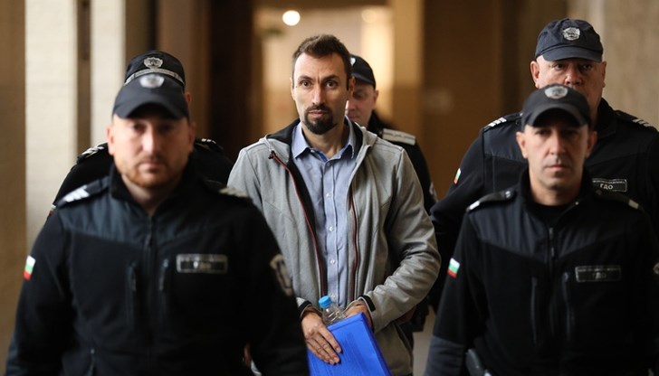 Роднините на убитата настояват за най-тежкото наказание "доживотен затвор без замяна"