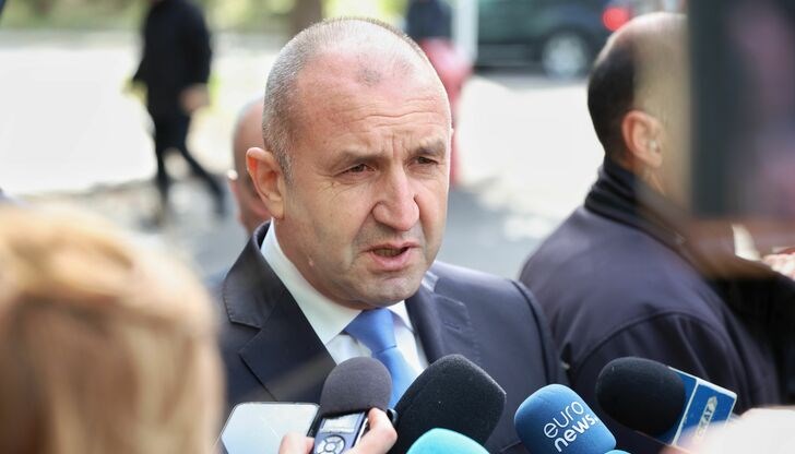 Румен Радев избегна коментар за сделката, която коства на България около 500 хиляди долара дневно