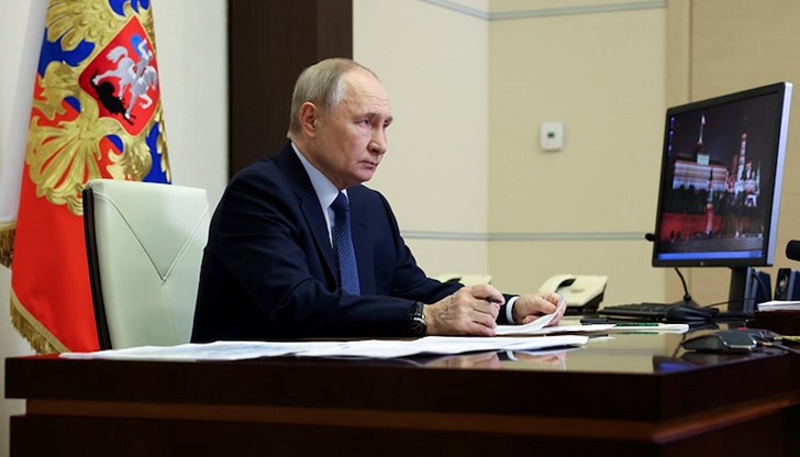 Руският президент изслуша доклада на Медински за срещата в Истанбул и предложенията за временно прекратяване на огъня Руският президент изслуша доклада на Медински за срещата в Истанбул и предложенията за временно прекратяване на огъня