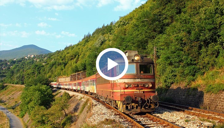 Пътниците престояха над три часа на 40 градуса, докато чакаха резервна машина