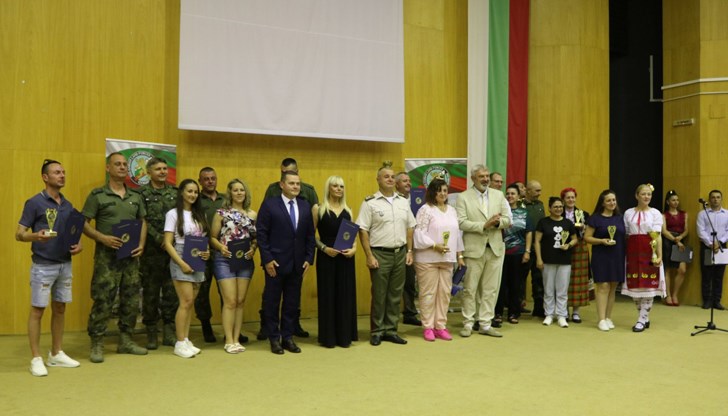 Над 300 военнослужещи участваха в тридневния фестивал, съчетал музика, сценични изяви и патриотичен дух