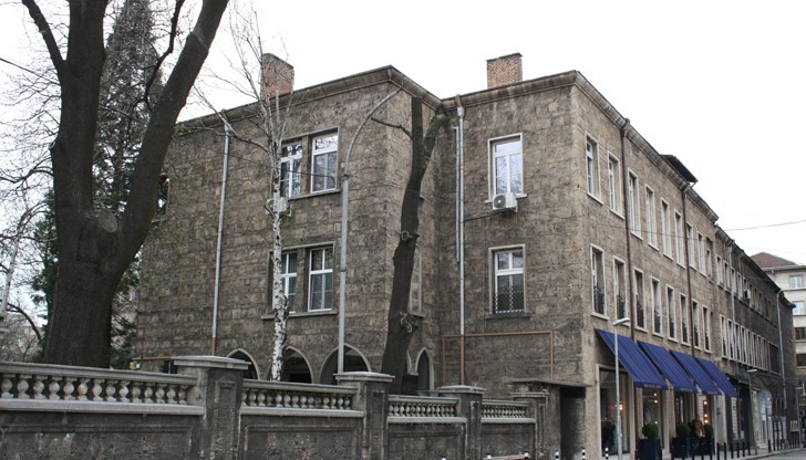 От митрополията определят подобни действия като неподходящи за духовни лица