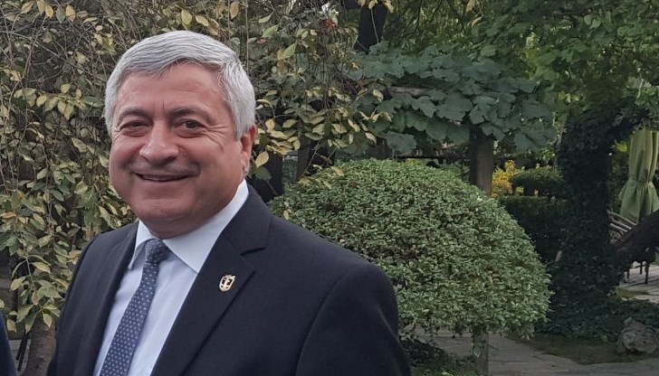 Семейството на председателя на Общинския съвет в Русе се увеличи