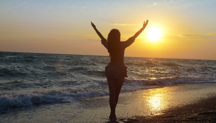 Лятното слънцестоене започна в 05:42 часа и донесе 15 часа и 20 минути дневна светлина Лятното слънцестоене започна в 05:42 часа и донесе 15 часа и 20 минути дневна светлина