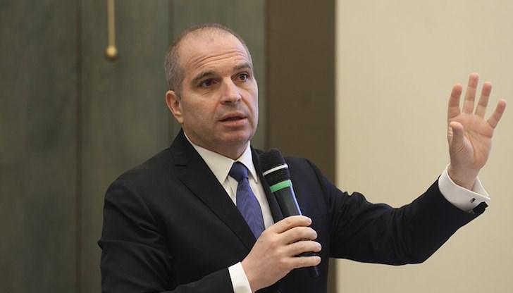 Министърът обещава по-високо качество на услугата чрез либерализация на пазара