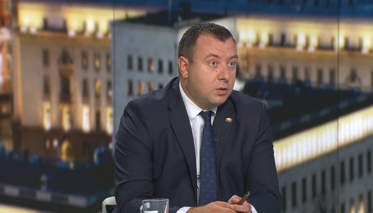 Петър Петров обвини правителството в скриване на бюджетния дефицит Петър Петров обвини правителството в скриване на бюджетния дефицит