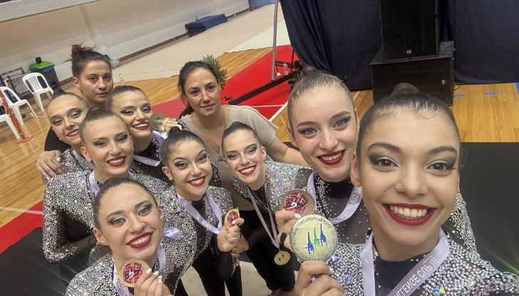 Националният отбор триумфира в Лариса със златен медал от Световната купа