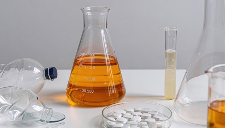 За първи път в света модифицирана E. coli превръща отпадъци в лекарство при стайна температура