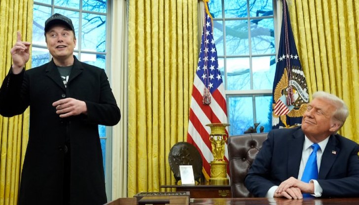 Най-влиятелният човек в света и най-богатият размениха тежки обвинения, след като доскорошните съюзници се скараха за данъчен закон Най-влиятелният човек в света и най-богатият размениха тежки обвинения, след като доскорошните съюзници се скараха за данъчен закон