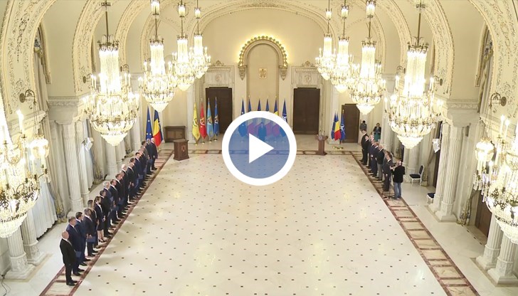 Правителството включва 16 министри от четири проевропейски партии