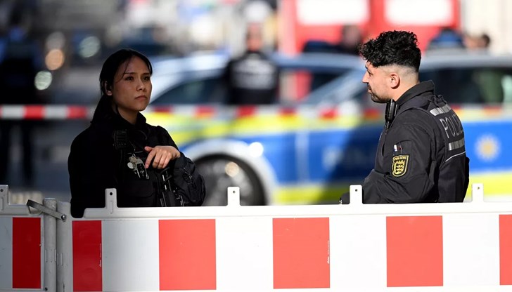 Мъжът нападна служителите с нож в Ванген, един полицай е тежко ранен