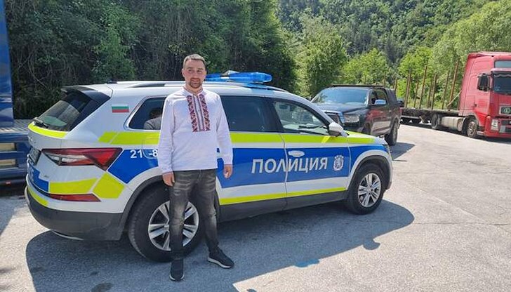 Батков разрушил умишлено бетонните заграждения на ГКПП "Рудозем – Ксанти" Батков разрушил умишлено бетонните заграждения на ГКПП "Рудозем – Ксанти"