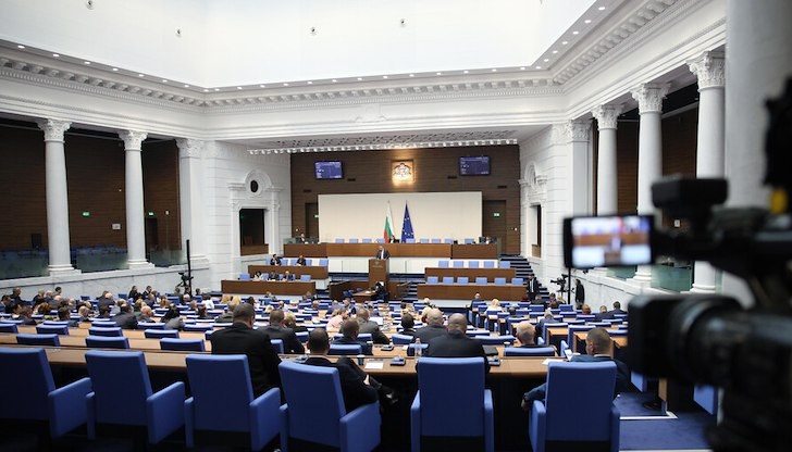 Заплатите в Народното събрание -15 милиона лева за пет месеца