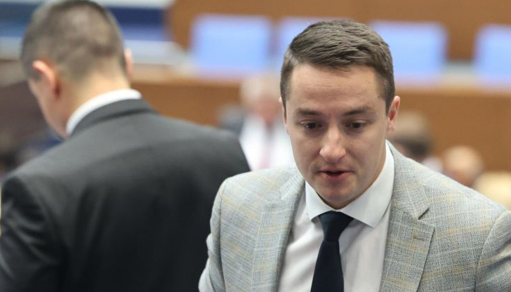 Физическата агресия срещу Явор Божанков предизвика реакция от опозициятаИзложихме нашите