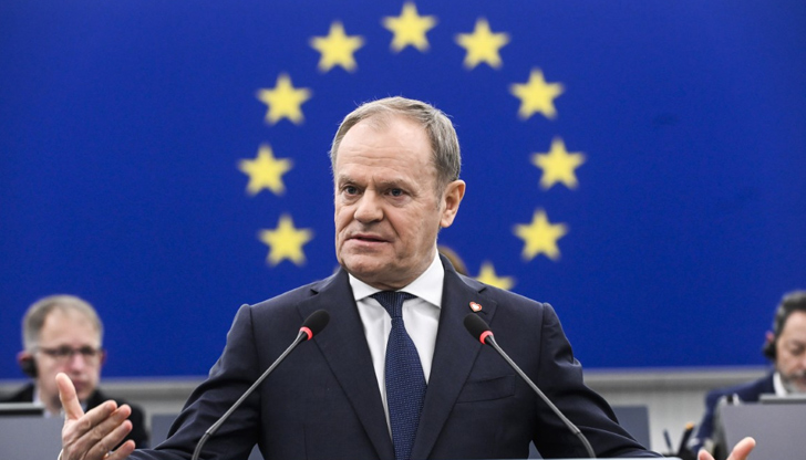 Полският премиер се опитва да укрепи коалицията си преди сблъсъка