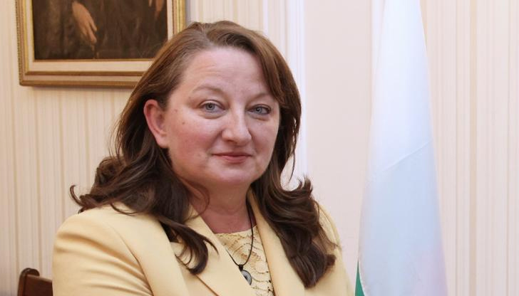 Депутатът от ГЕРБ - СДС беше избрана единодушно на сесията