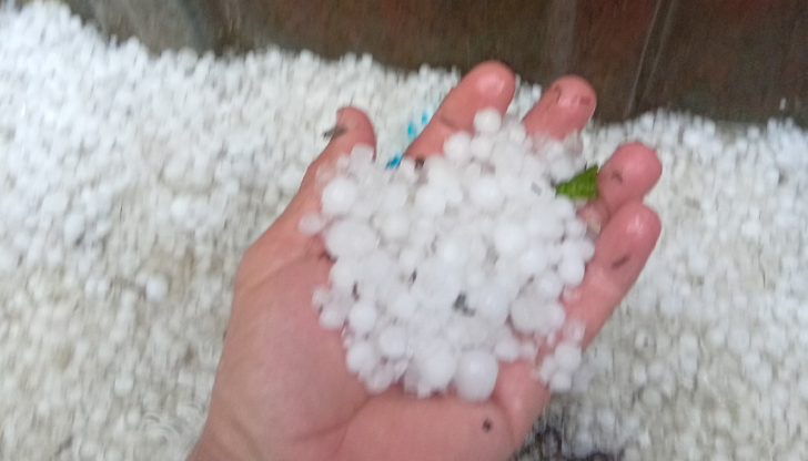 Жълт код за интензивни валежи и гръмотевици е в сила