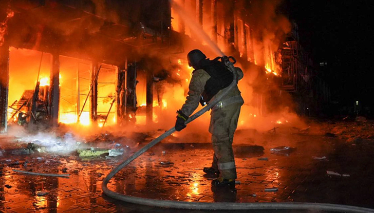 Администрацията на спешния център е напълно разрушена, жилищни сгради в