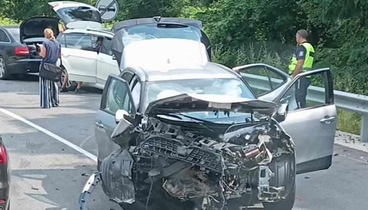 Шестима души са пострадали при инцидента на път II-19, движението