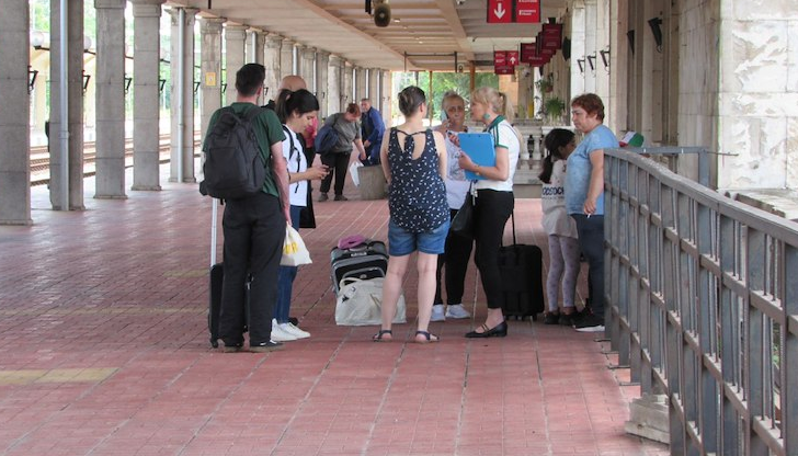 Сред блокираните са 10-годишно дете, болен възрастен мъж и чужденци