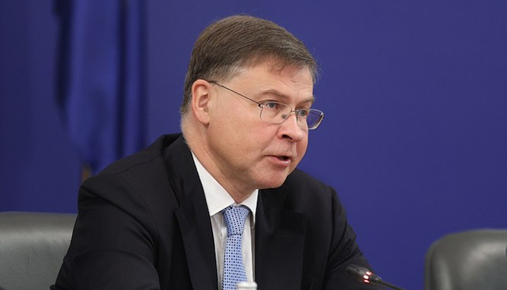 Европейската комисия подкрепя България за евротоТова е исторически ден за