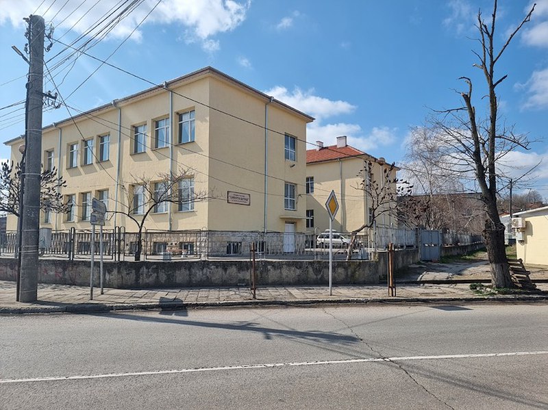 Момчето е с мозъчно сътресение, а шофьорът има 9 акта