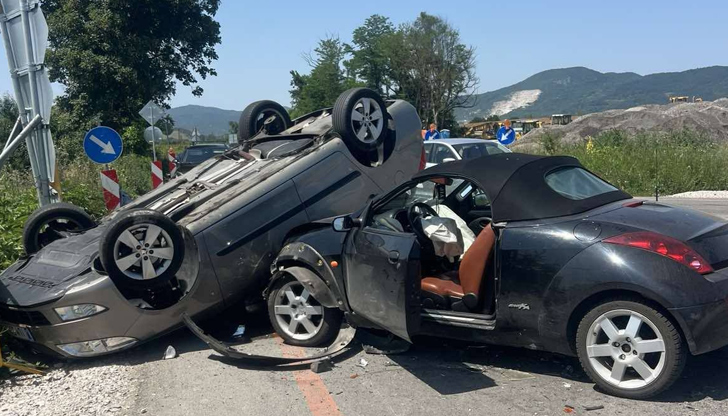 Движението в района е ограничено в една лента в посока