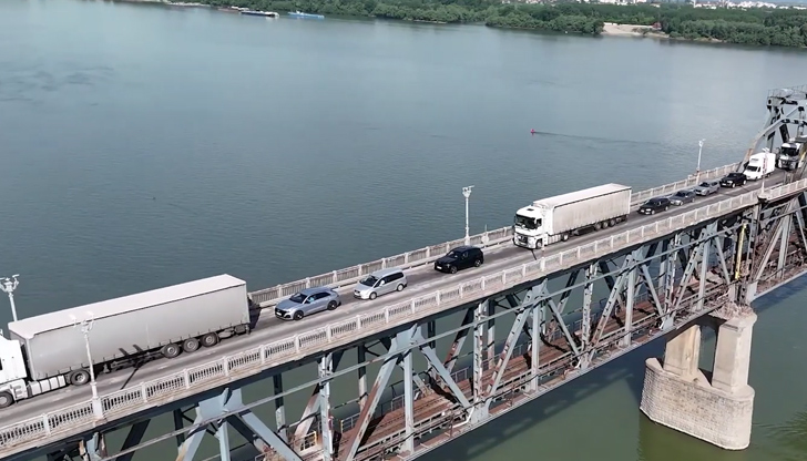 Допълнителни коридори до половин час при интензивен летен трафикРумънските власти