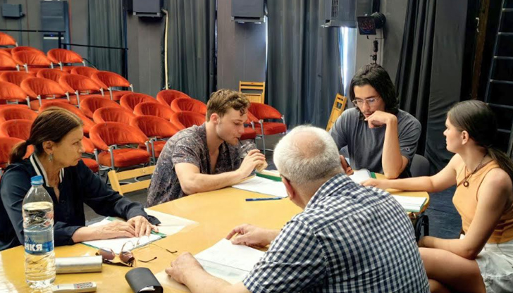 Трима финалисти от България, Румъния и Северна Македония работят на