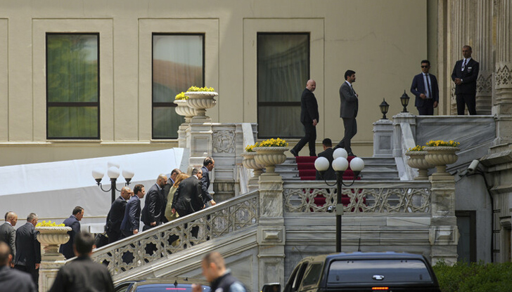 Двете страни се срещнаха в двореца Чъраан в ТурцияРусия и