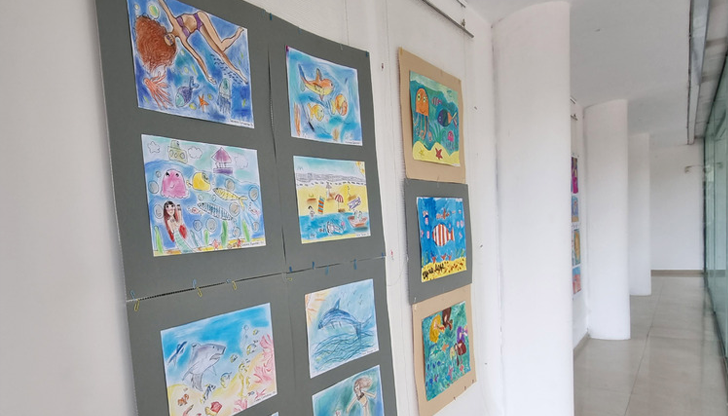 Изложбата Фантазия и цвят представя 39 рисунки на млади таланти