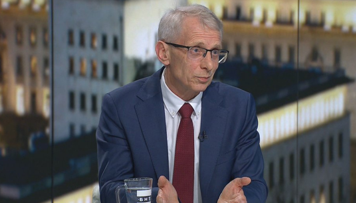 Според бившия премиер кабинетът може да падне само по желание