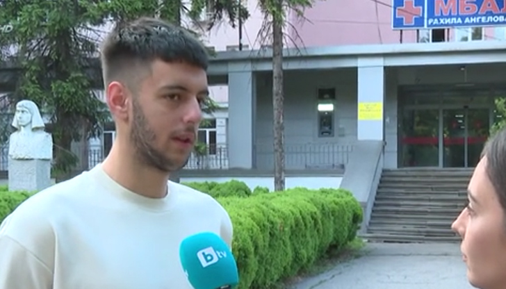 Пациентът е транспортиран до Пирогов, където установяват, че е с