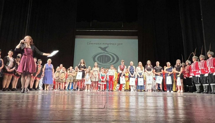 Борислав Рачев връчи поздравителен адрес от кмета Пенчо Милков на