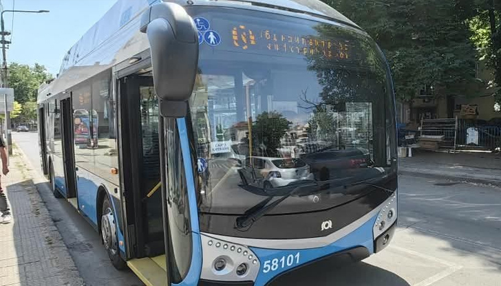 Автобусите ще се движат по празнично разписание до обяд, а