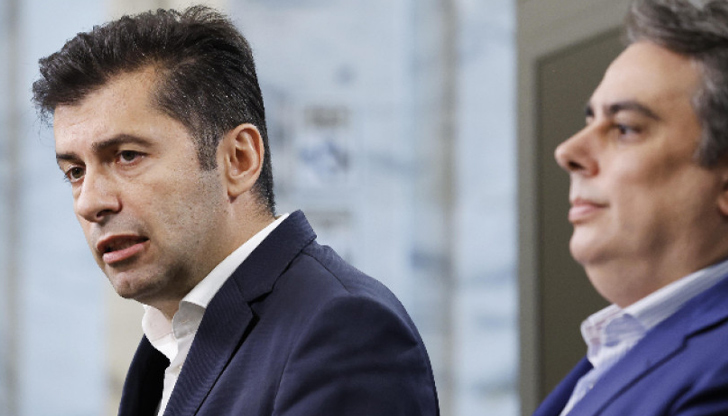 Асен Василев не смята, че скандалът може да доведе до