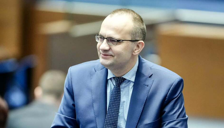 Депутатът от ПП-ДБ коментира в интервю за Дарик смъртта на