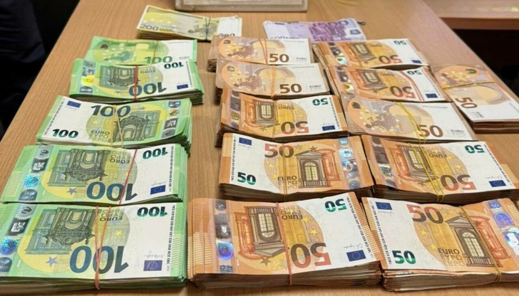 Парите са били скрити във фабрични кухини на два турски