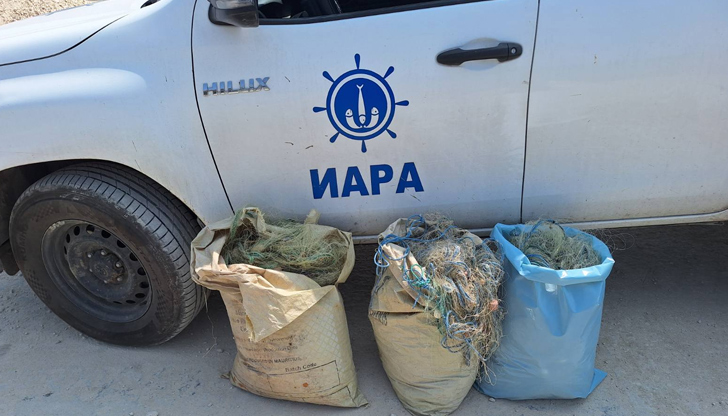 Инспекторите откриха 5 хрилни мрежи и драга за бяла мида,