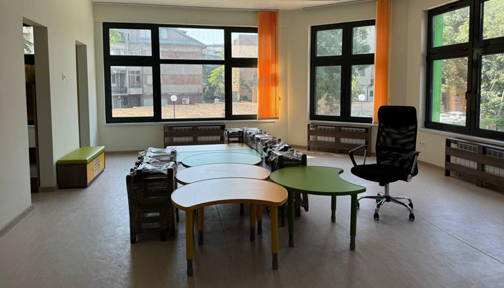 Обзавеждането вече се нарежда, басейнът е готов, а Общината очаква